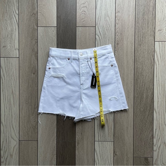Express White Distressed Women's Shorts NWT - Picture 5 of 5